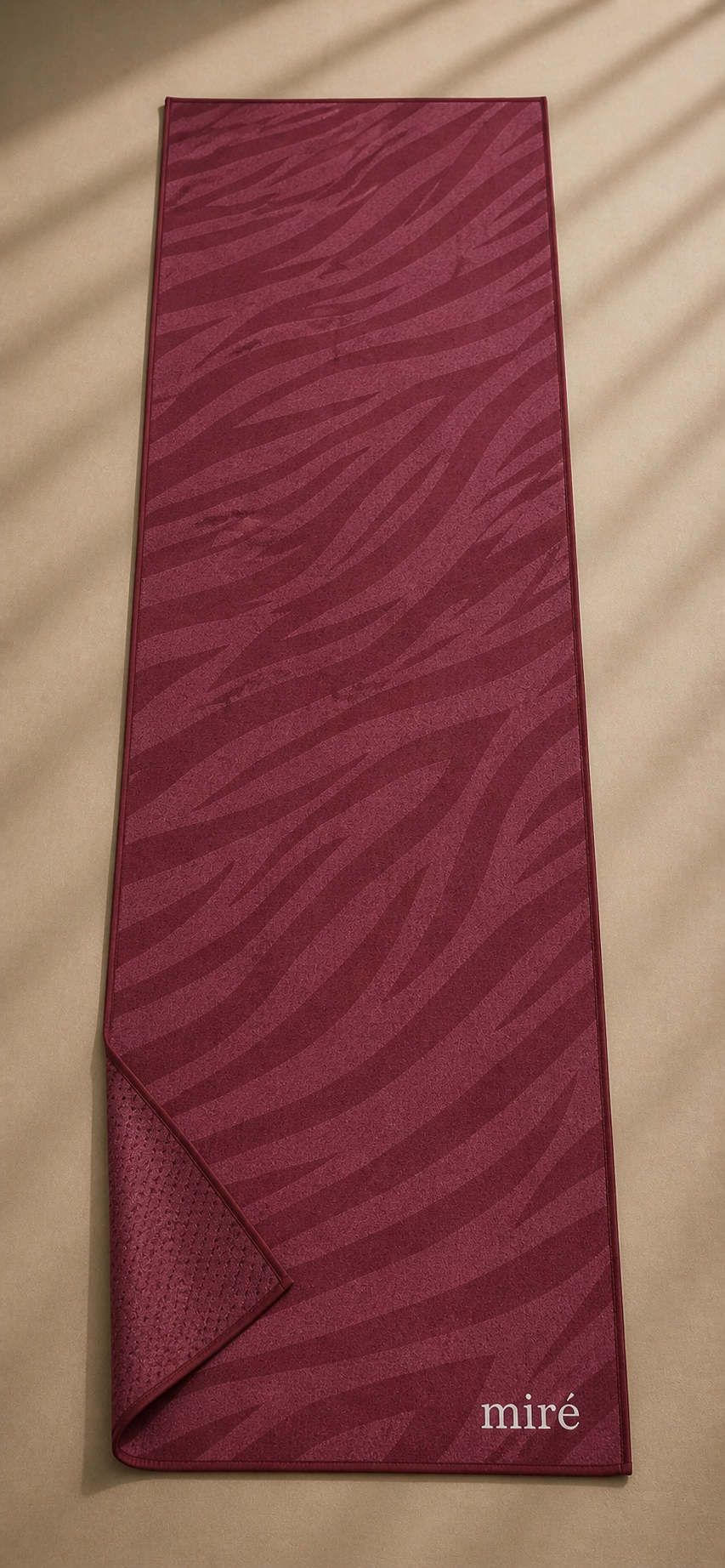 miré zebra towel - burgundy
